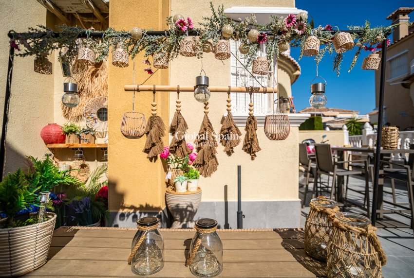 Revente - Maison Quadruple -
ORIHUELA COSTA - La Florida