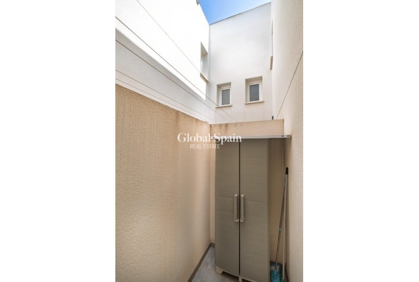 Revente - Maison Quadruple -
TORREVIEJA - Aguas Nuevas