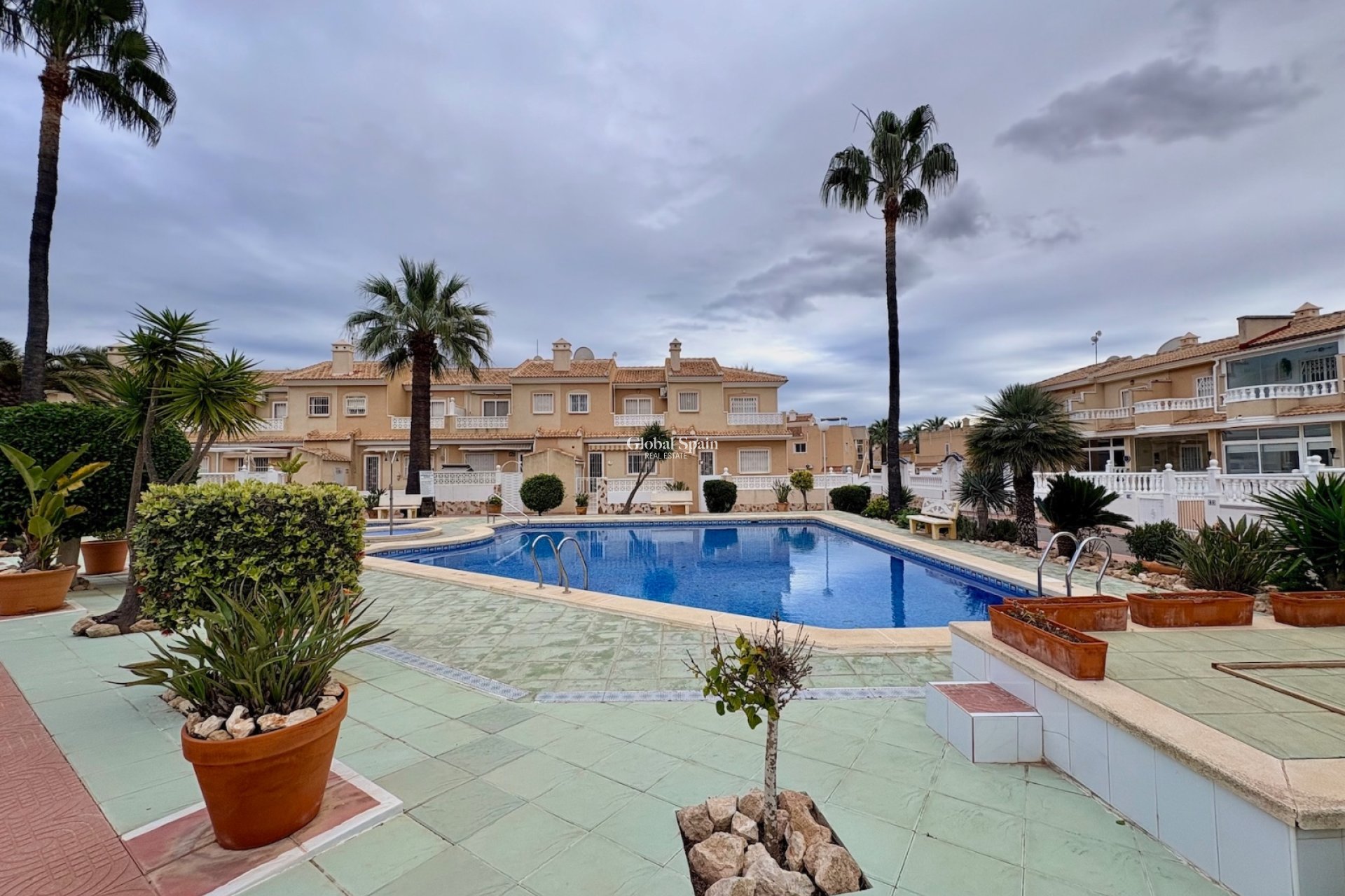 Revente - MAISON -
ROJALES - Inland