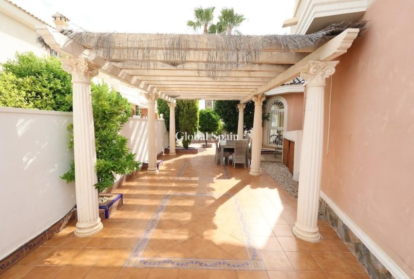 Revente - MAISON -
ROJALES - Inland