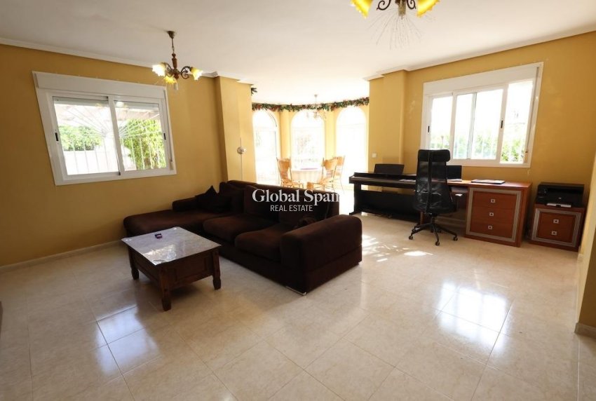 Revente - MAISON -
ROJALES - Inland
