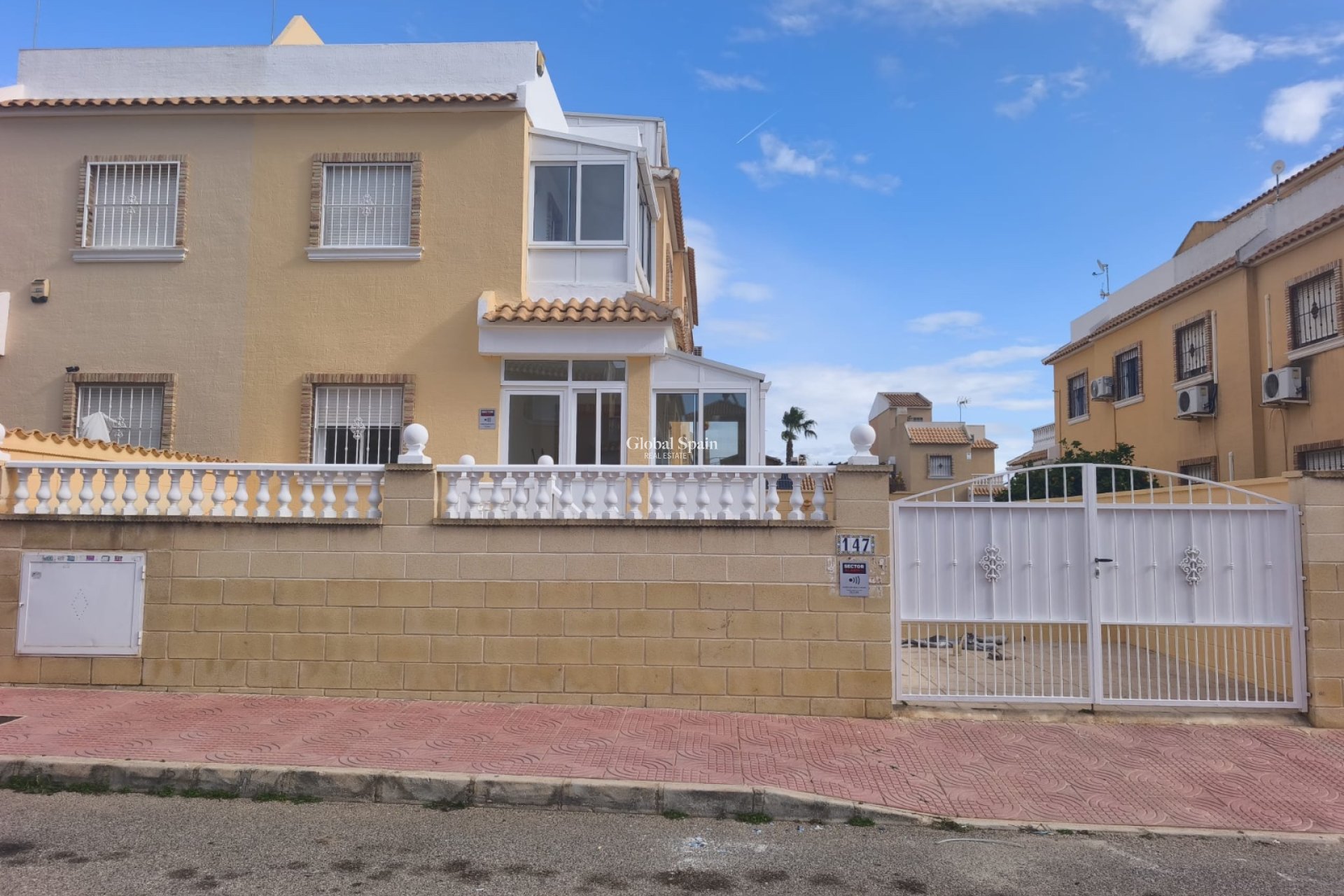 Revente - MAISON -
ROJALES - Inland