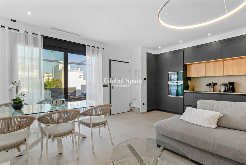 Revente - MAISON -
ROJALES - Town