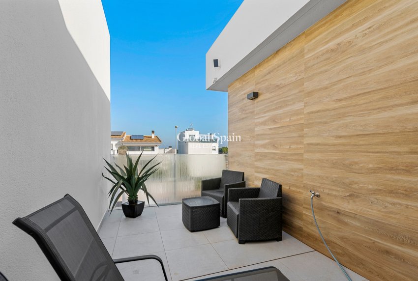 Revente - MAISON -
ROJALES - Town