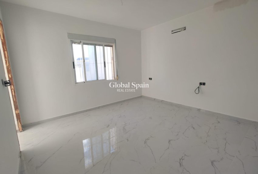 Revente - MAISON -
SAN MIGUEL DE SALINAS - Blue Lagoon - Galán