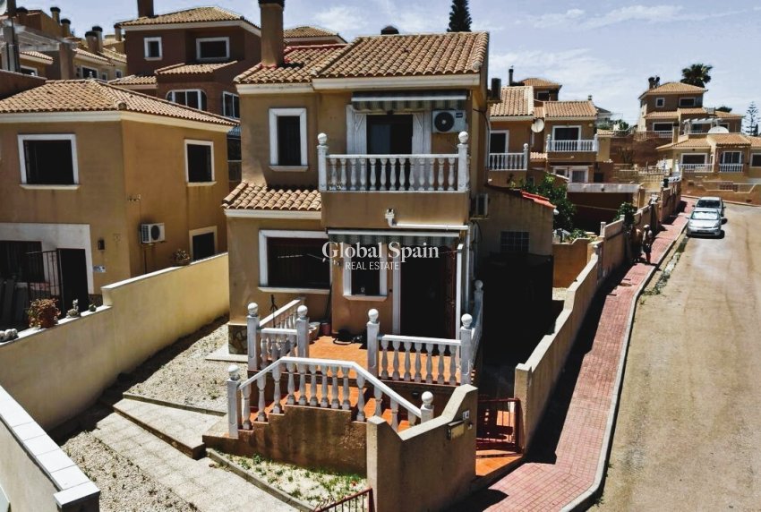 Revente - MAISON -
SAN MIGUEL DE SALINAS - Costa Blanca