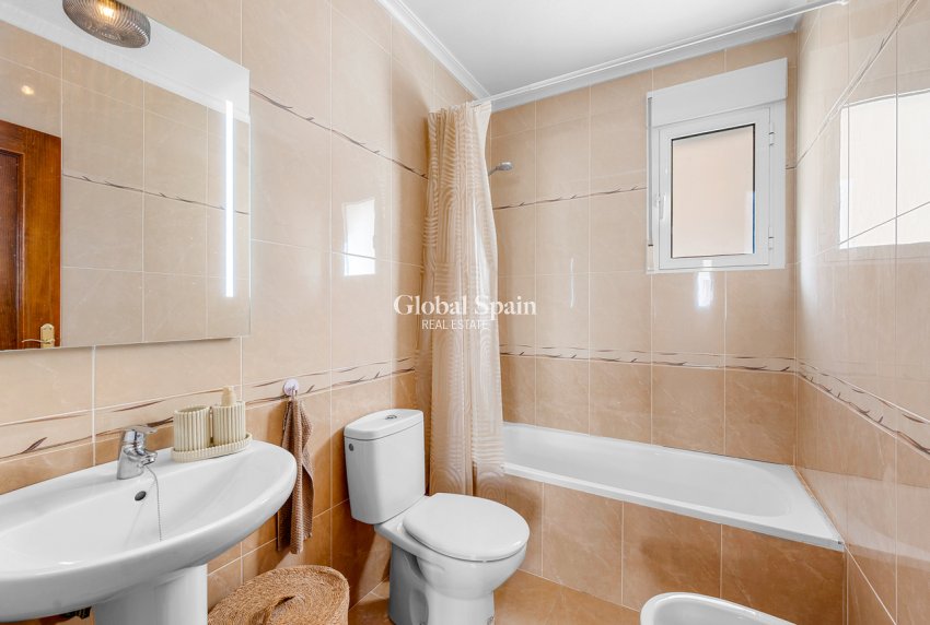 Revente - MAISON -
SAN MIGUEL DE SALINAS - Costa Blanca