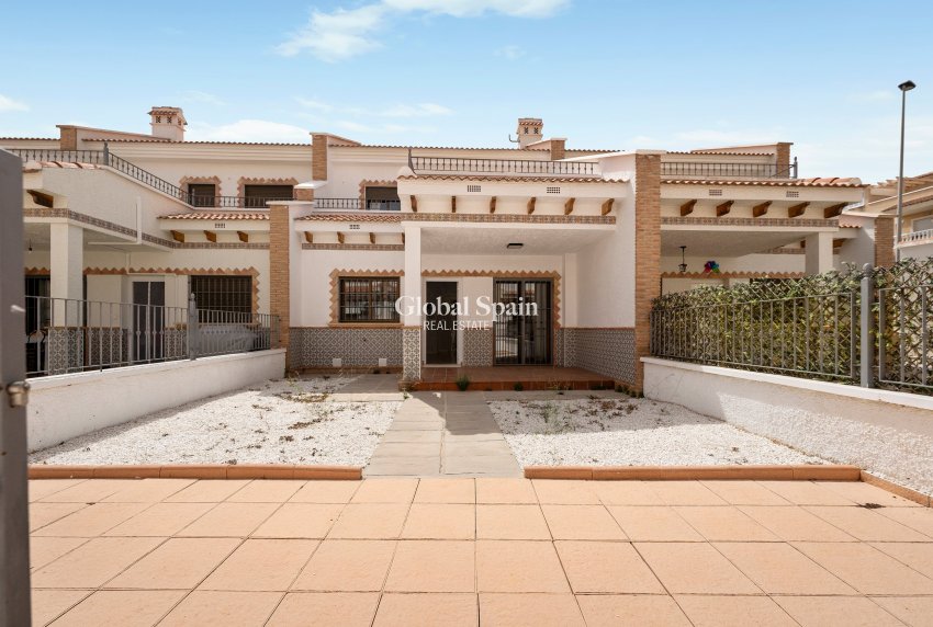 Revente - MAISON -
SAN MIGUEL DE SALINAS - Inland