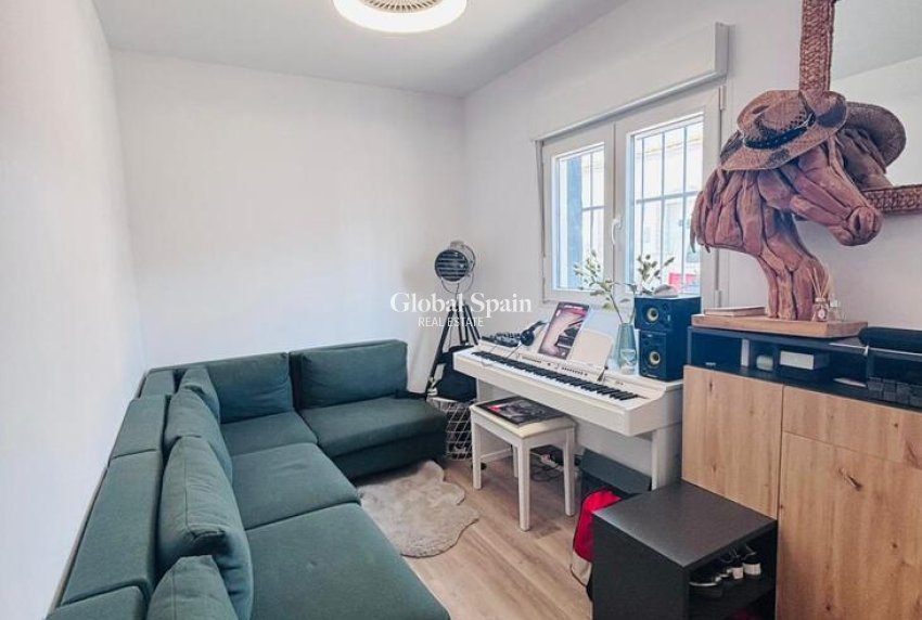 Revente - MAISON -
SAN MIGUEL DE SALINAS - Inland