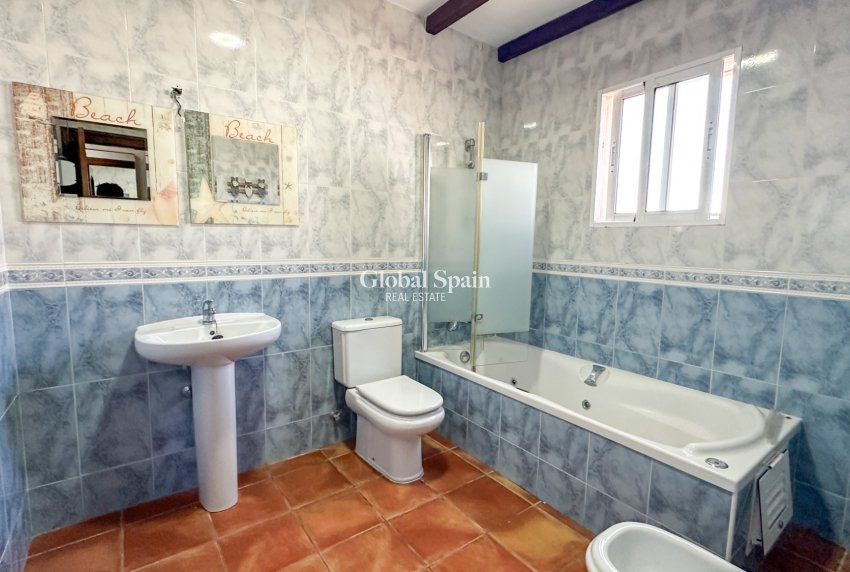 Revente - MAISON -
SAN MIGUEL DE SALINAS - Inland