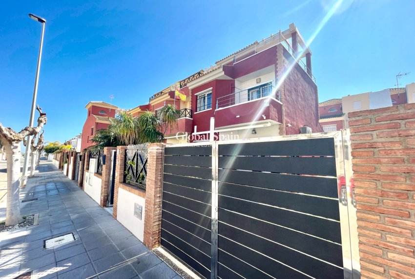 Revente - MAISON -
TORRE DE LA HORADADA - Costa Blanca