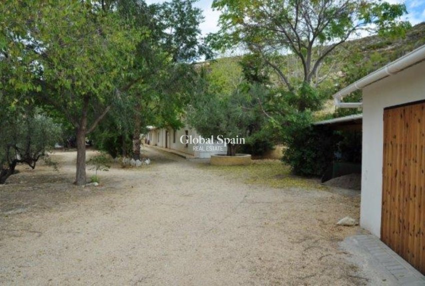 Revente - MAISON -
TORREMANZANAS - Costa Blanca