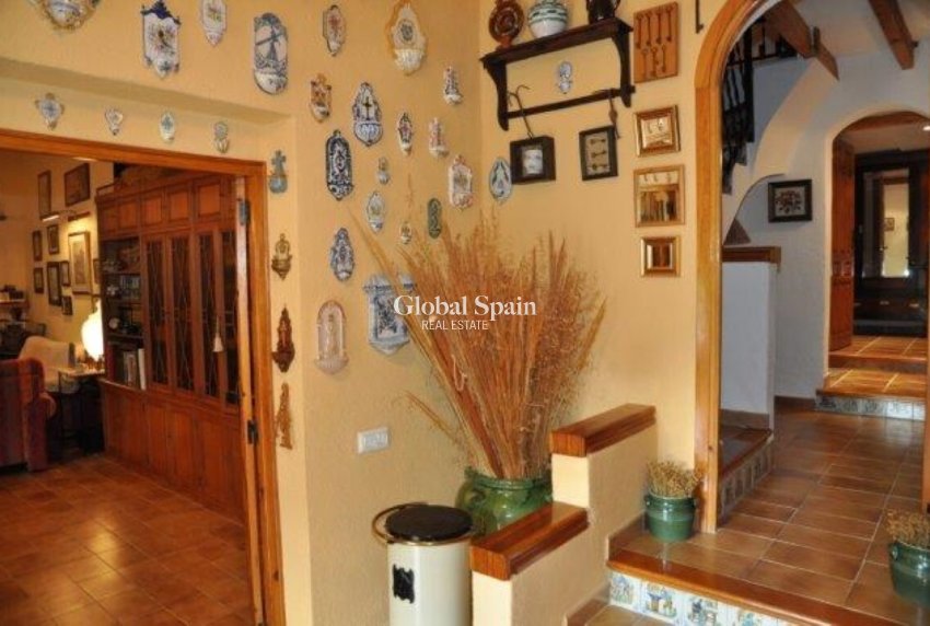 Revente - MAISON -
TORREMANZANAS - Costa Blanca