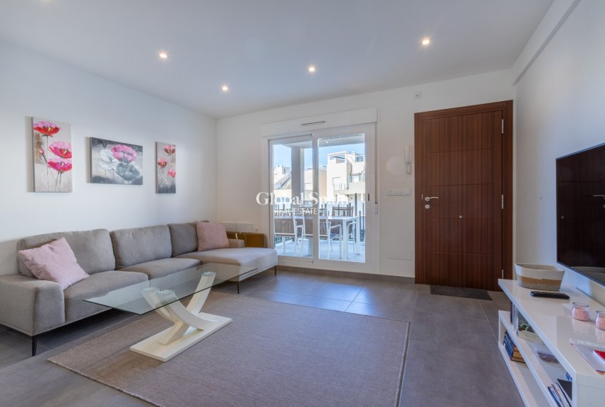 Revente - Maison -
TORREVIEJA - Aguas Nuevas