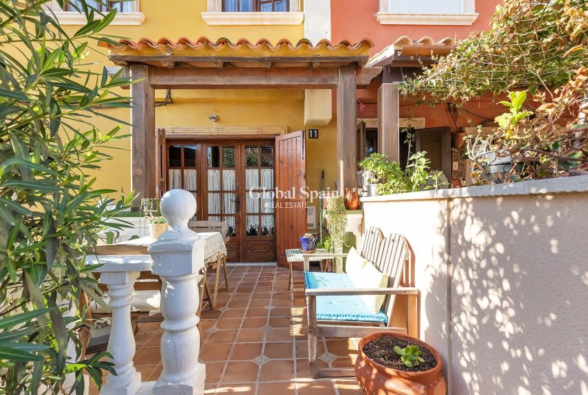 Revente - MAISON -
TORREVIEJA - Cala de cabo cervera
