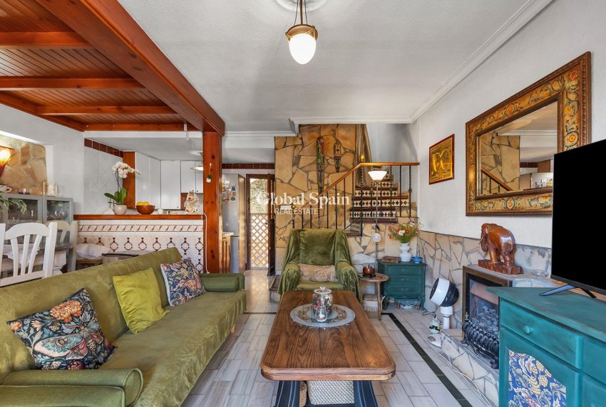 Revente - MAISON -
TORREVIEJA - Cala de cabo cervera