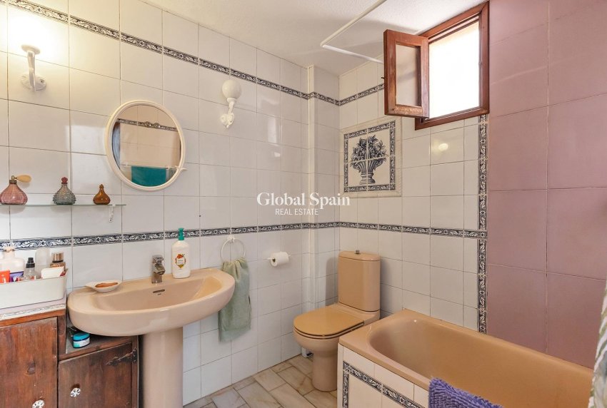 Revente - MAISON -
TORREVIEJA - Cala de cabo cervera