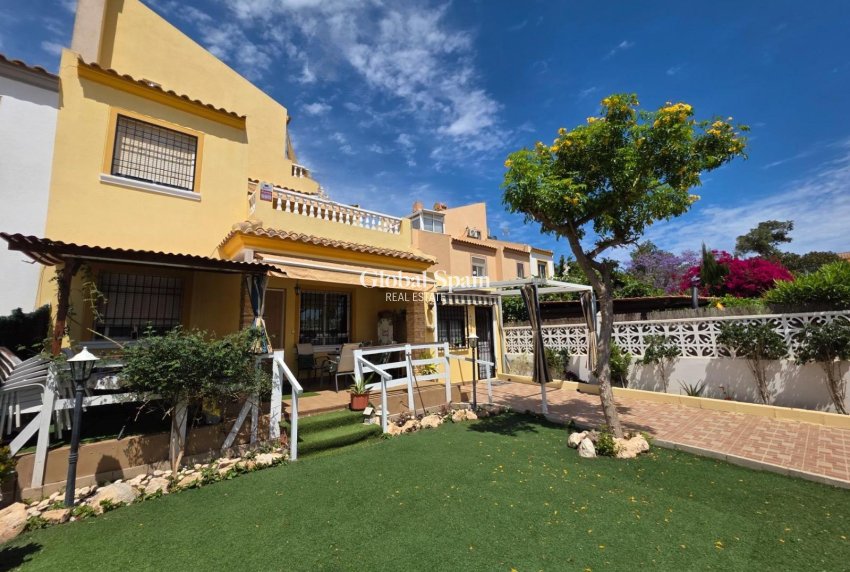 Revente - MAISON -
TORREVIEJA - Calas blanca