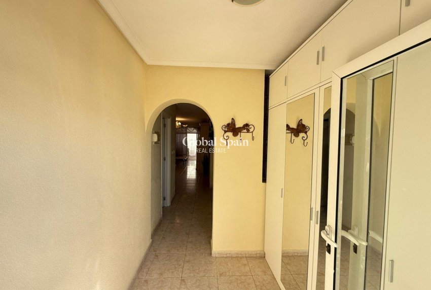 Revente - MAISON -
TORREVIEJA - Calas blanca