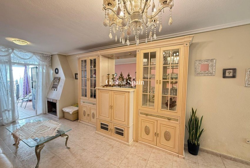 Revente - MAISON -
TORREVIEJA - Calas blanca