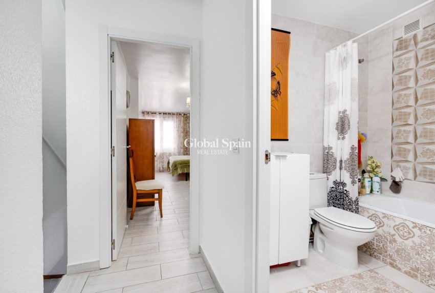 Revente - MAISON -
TORREVIEJA - Calas blanca