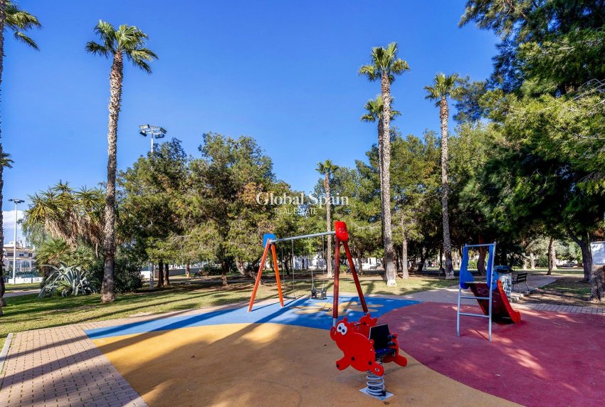 Revente - MAISON -
TORREVIEJA - Calas blanca