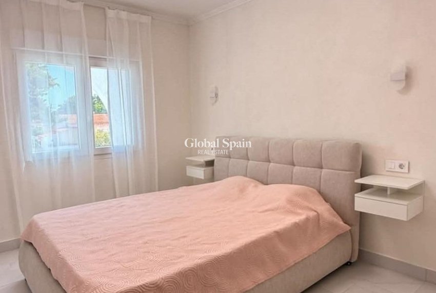 Revente - MAISON -
TORREVIEJA - Calas blanca