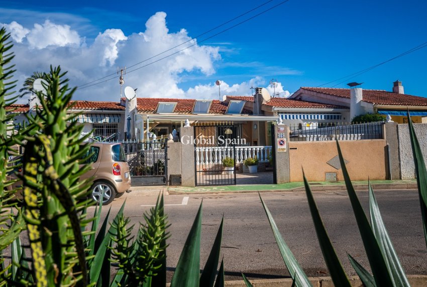 Revente - MAISON -
TORREVIEJA - Calas Blancas