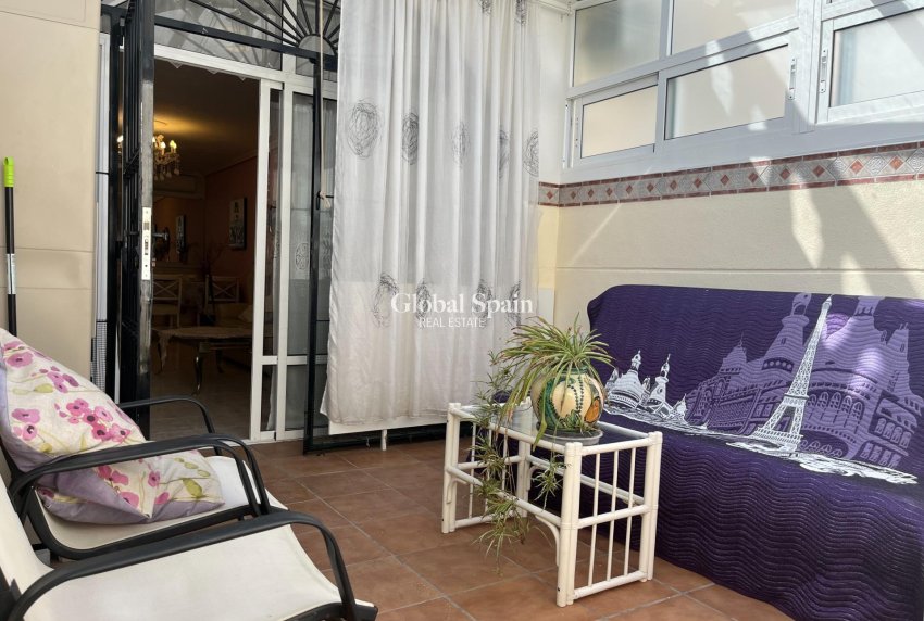 Revente - Maison -
TORREVIEJA - Center