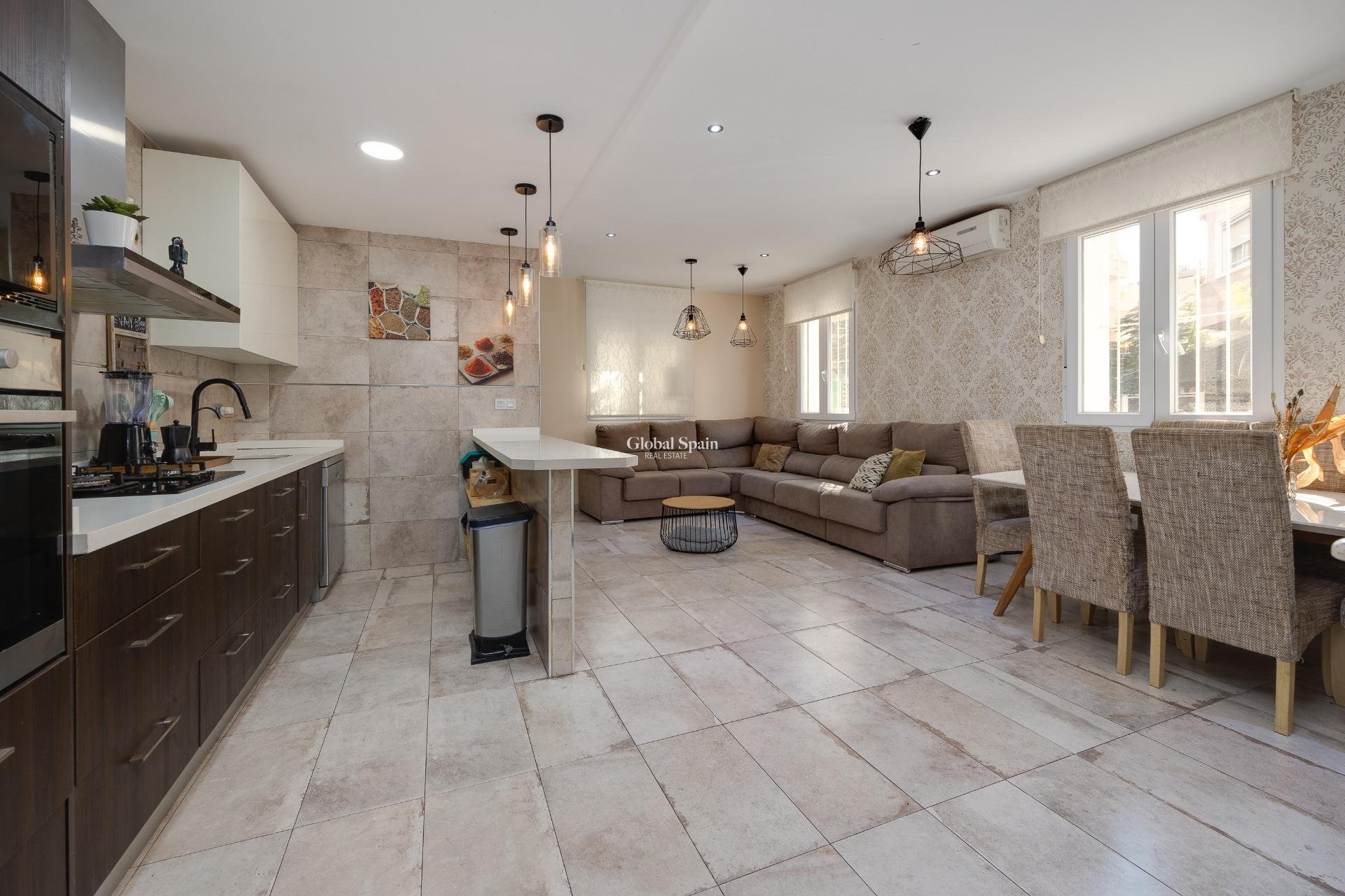 Revente - MAISON -
TORREVIEJA - Center