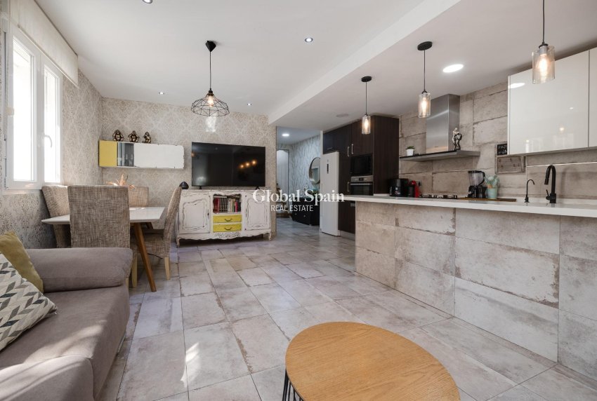 Revente - MAISON -
TORREVIEJA - Center