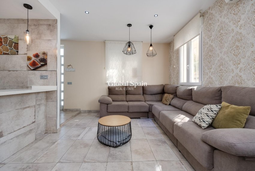 Revente - MAISON -
TORREVIEJA - Center