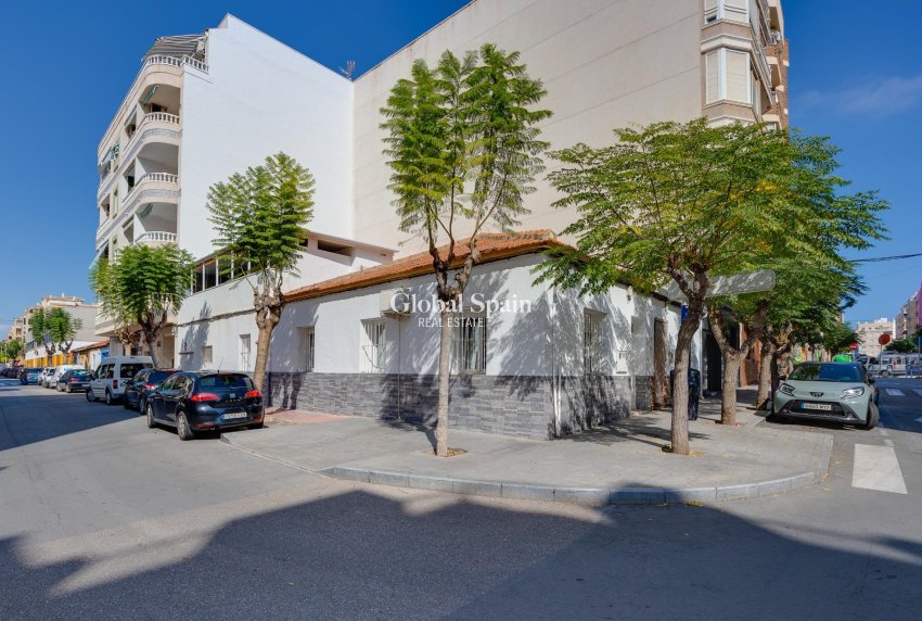 Revente - MAISON -
TORREVIEJA - Center