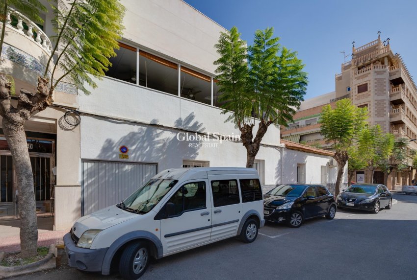 Revente - MAISON -
TORREVIEJA - Center