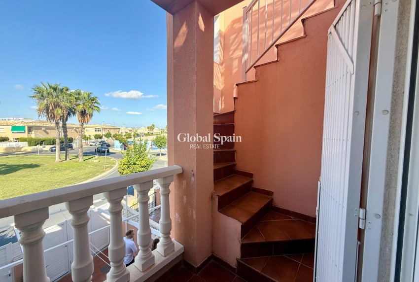 Revente - MAISON -
TORREVIEJA - El limonar