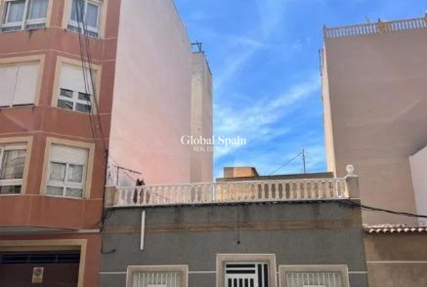 Revente - MAISON -
TORREVIEJA - Estacion de autobuses