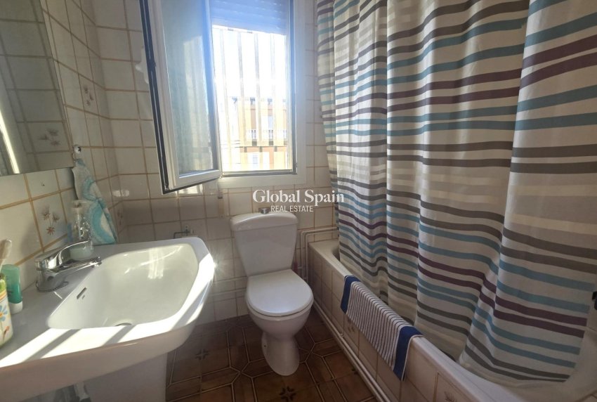 Revente - MAISON -
TORREVIEJA - Habaneras