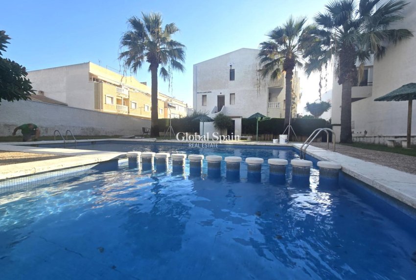 Revente - MAISON -
TORREVIEJA - Habaneras