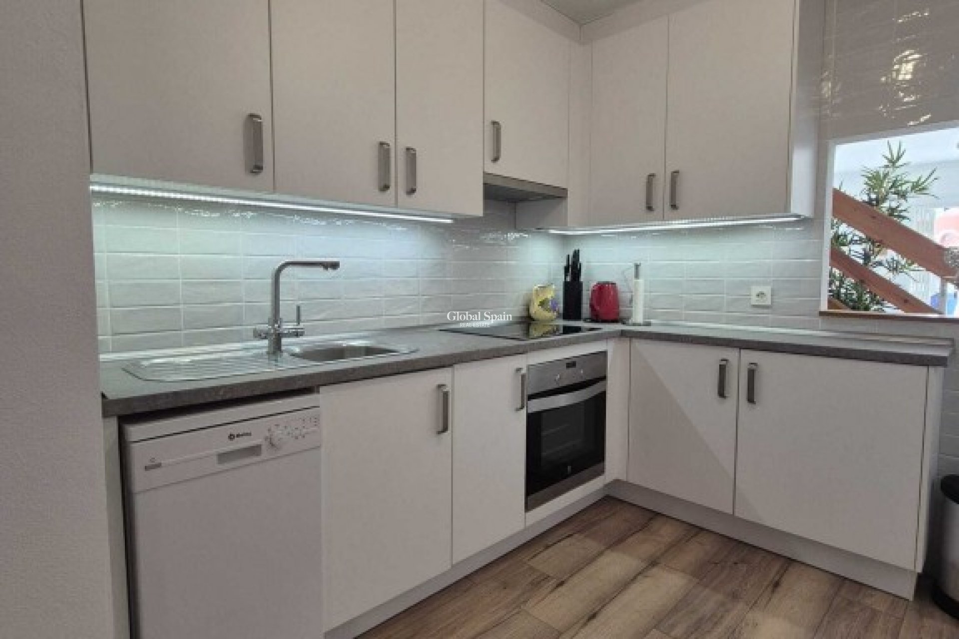 Revente - MAISON -
TORREVIEJA - Inland