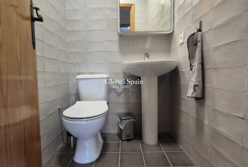 Revente - MAISON -
TORREVIEJA - Inland