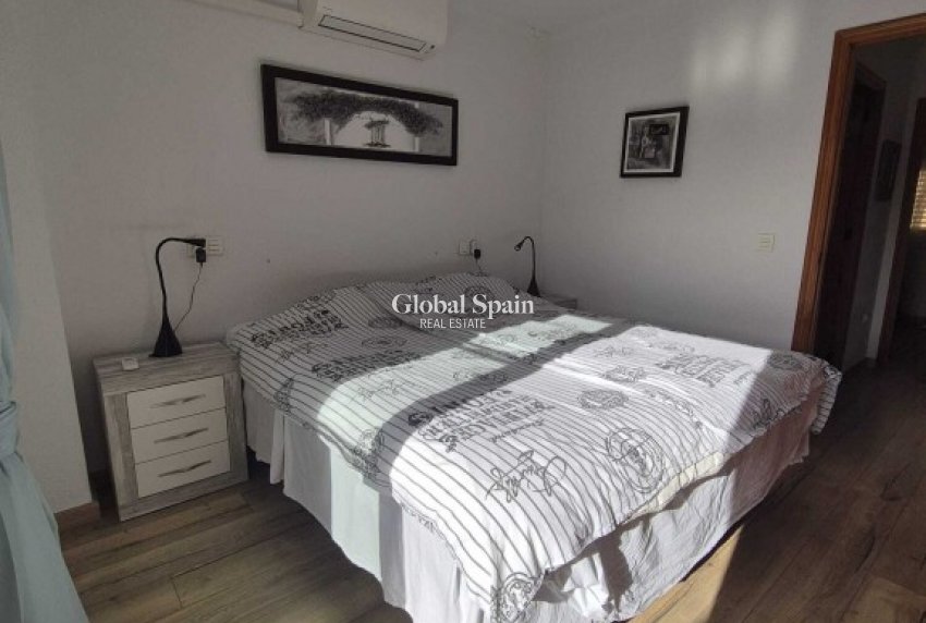 Revente - MAISON -
TORREVIEJA - Inland