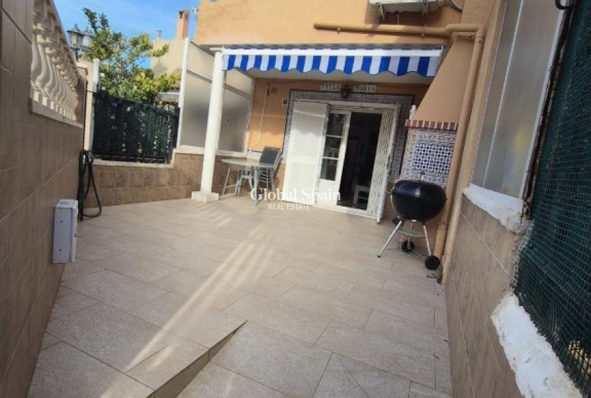Revente - MAISON -
TORREVIEJA - Inland