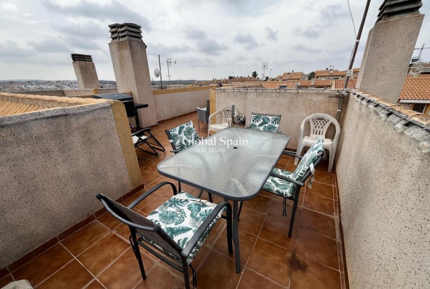 Revente - MAISON -
TORREVIEJA - La Florida