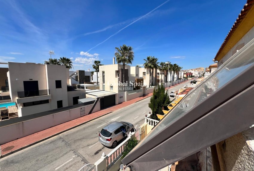 Revente - MAISON -
TORREVIEJA - La Mata