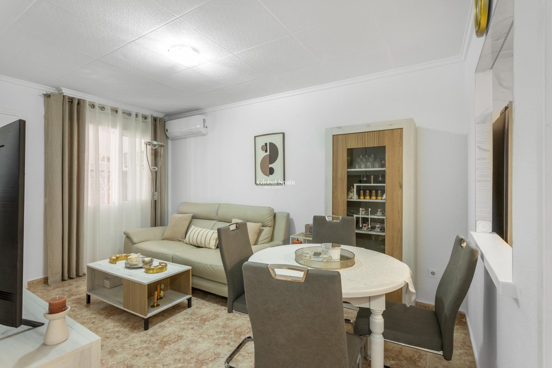 Revente - Maison -
TORREVIEJA - La Siesta - El Salado - Torreta