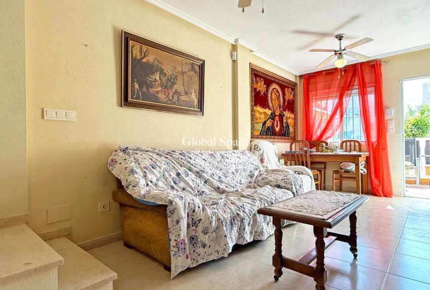 Revente - Maison -
TORREVIEJA - La Siesta - El Salado -  Torreta