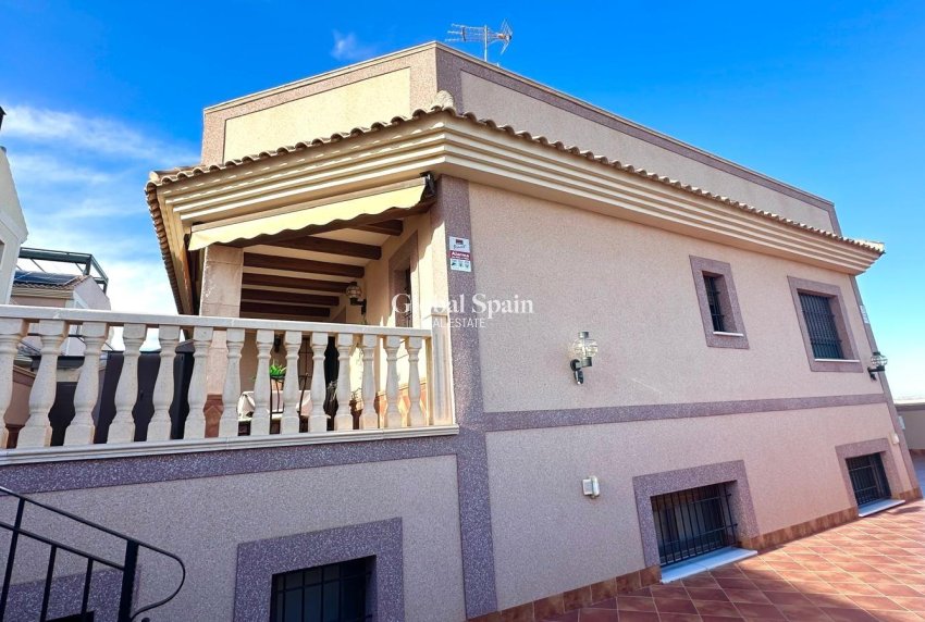 Revente - MAISON -
TORREVIEJA - La Siesta