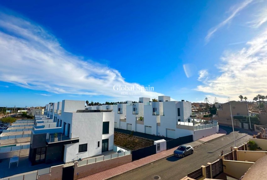 Revente - MAISON -
TORREVIEJA - La Siesta