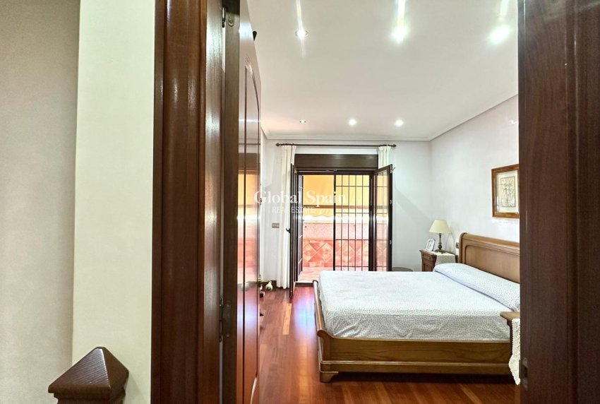 Revente - MAISON -
TORREVIEJA - La Siesta