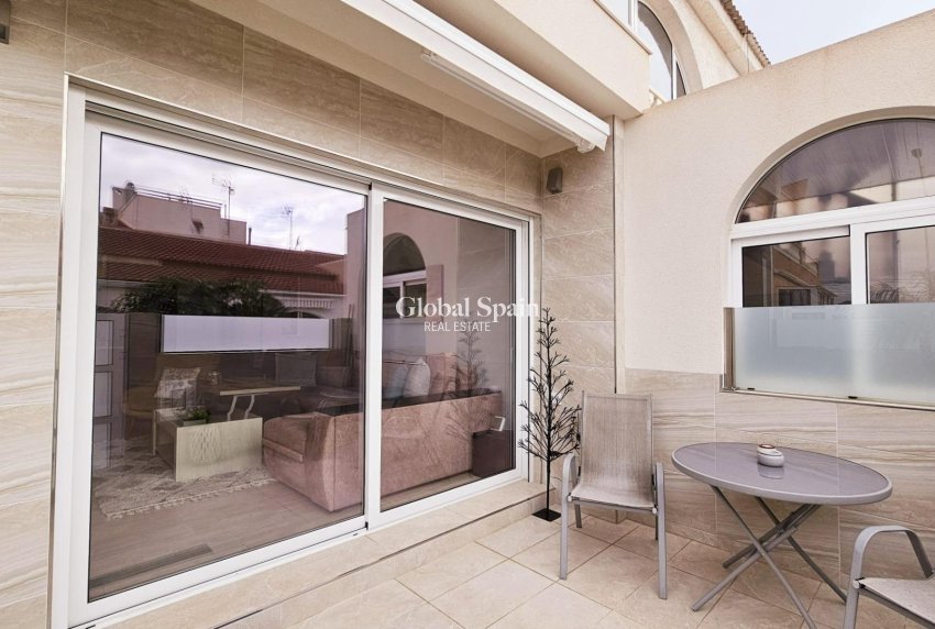 Revente - MAISON -
TORREVIEJA - La Siesta